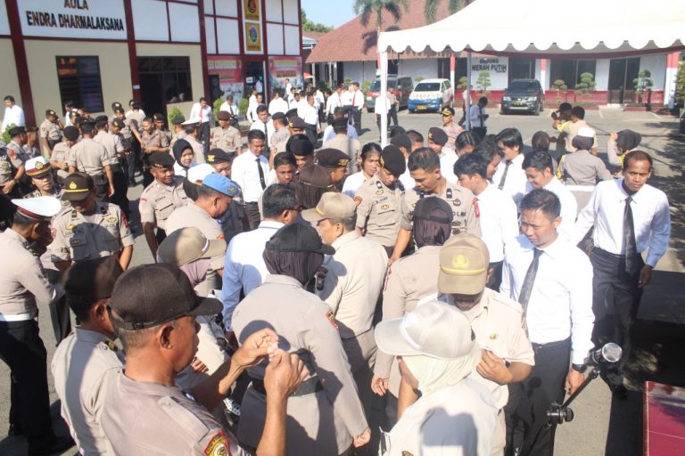 Demi Mendukung Percepatan Pembangunan Masjid Karyawan, Personil Polres Gowa Kumpulkan Sumbangan