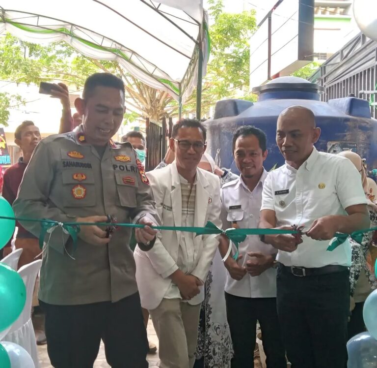 Grand Opening Klinik Smart Medika, Lurah Buntusu Dampingi Camat Tamalanrea